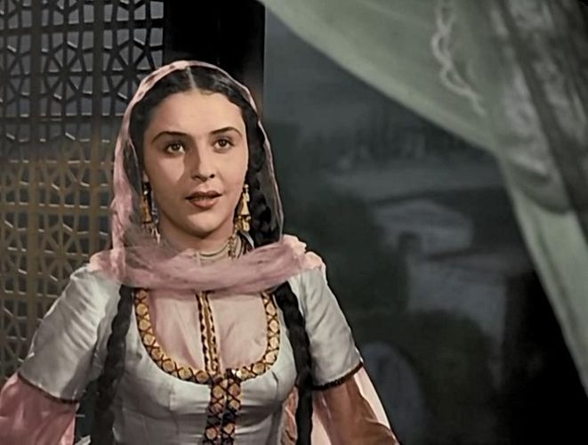 Leyla Bədirbəyli ərini və qızını itirdi, səhnədən uzaqlaşdı