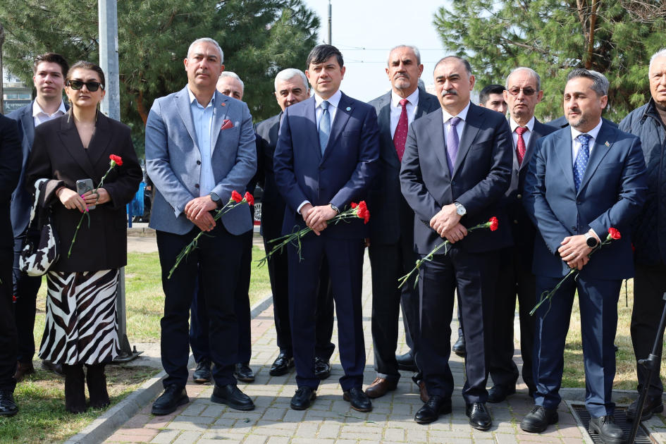 İzmir səfəri çərçivəsində Azərbaycan nümayəndə heyəti Heydər Əliyev Parkını ziyarət edib